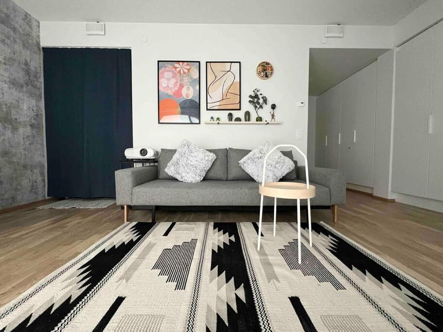 Brand New Modern Built-in Mall Of Tripla Apartment
